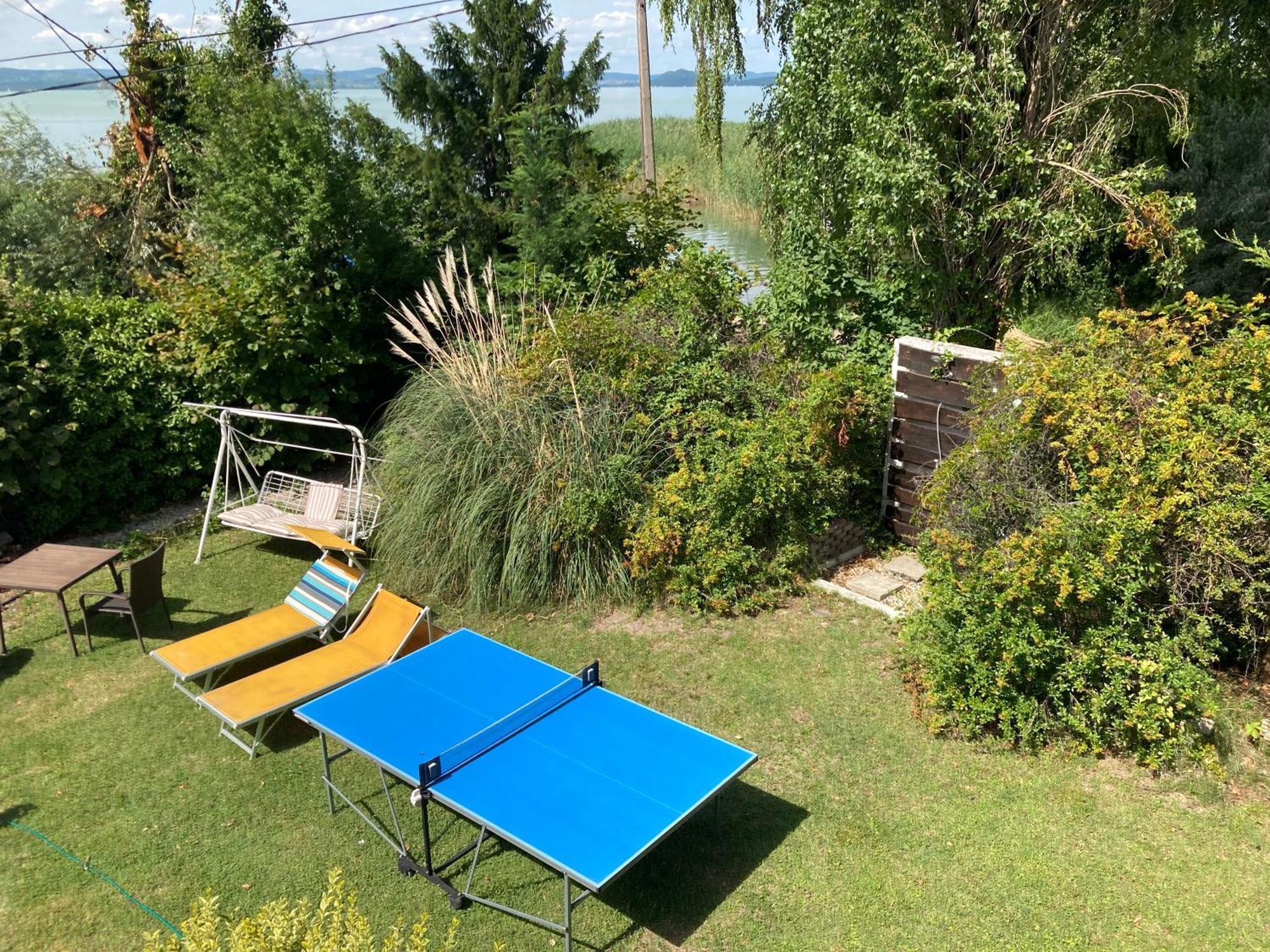 Bella Garden Villa Balatonszarszo Exterior photo